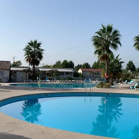 Little John Κάμπινγκ Fréjus