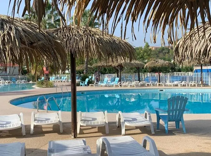 אתר קמפינג Little John *