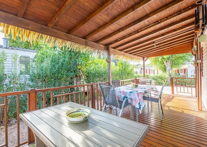 אתר קמפינג Little John Fréjus